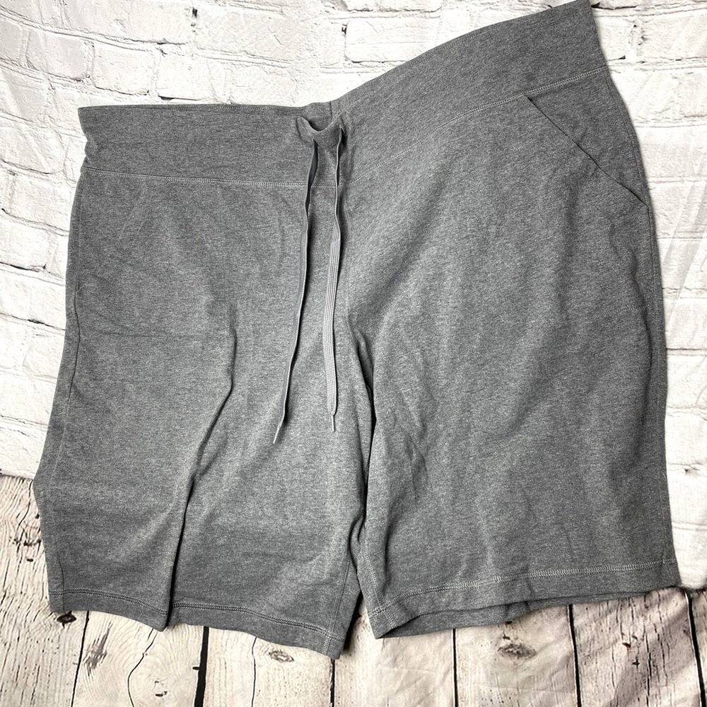 Grey long shorts, size 4x